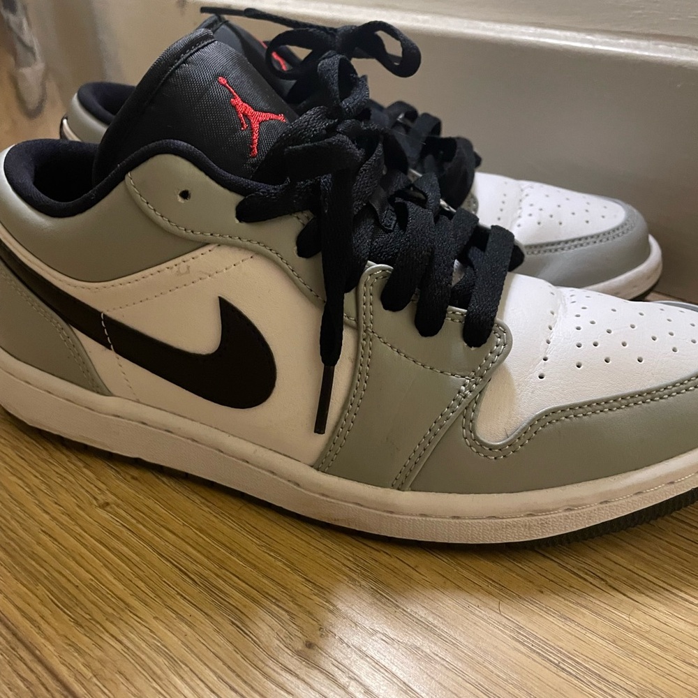 Men’s Air Jordan 1 Low Light Smoke Grey